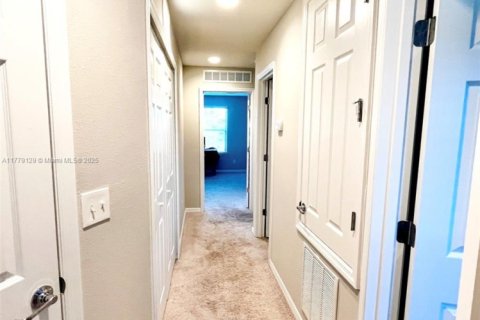 Townhouse in Jacksonville, Florida 3 bedrooms № 1863519 - photo 6