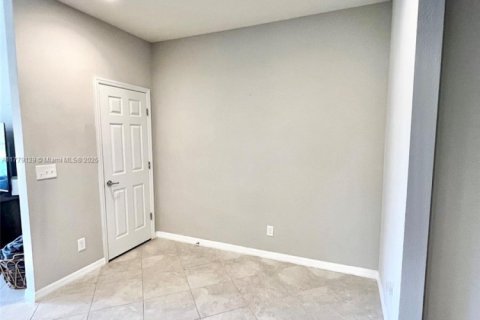 Townhouse in Jacksonville, Florida 3 bedrooms № 1863519 - photo 7