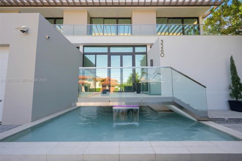 Снять в аренду виллу или дом в Норт-Майами-Бич, Флорида 5 спален, 510.22м2, № 2034803 - фото 2