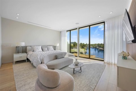 Снять в аренду виллу или дом в Норт-Майами-Бич, Флорида 5 спален, 510.22м2, № 2034803 - фото 19