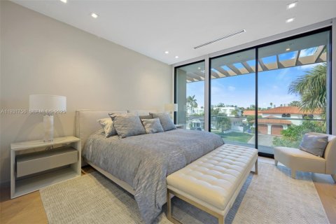 Снять в аренду виллу или дом в Норт-Майами-Бич, Флорида 5 спален, 510.22м2, № 2034803 - фото 26