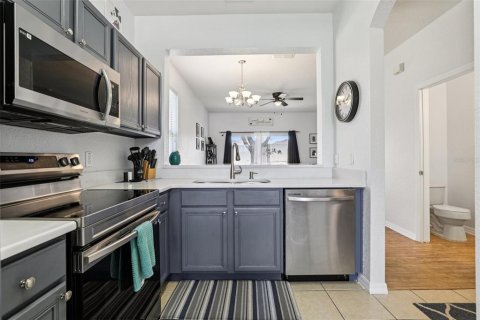 Townhouse in Davenport, Florida 4 bedrooms, 172.43 sq.m. № 1815295 - photo 2