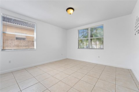 Купить виллу или дом в Хомстед, Флорида 4 спальни, 258.83м2, № 2050067 - фото 21