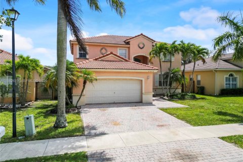 Купить виллу или дом в Хомстед, Флорида 4 спальни, 258.83м2, № 2050067 - фото 2