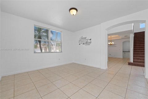 Купить виллу или дом в Хомстед, Флорида 4 спальни, 258.83м2, № 2050067 - фото 14