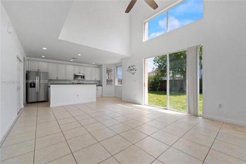 Купить виллу или дом в Хомстед, Флорида 4 спальни, 258.83м2, № 2050067 - фото 3