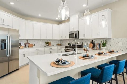 Villa ou maison à vendre à Apollo Beach, Floride: 4 chambres, 246.38 m2 № 2389221 - photo 2