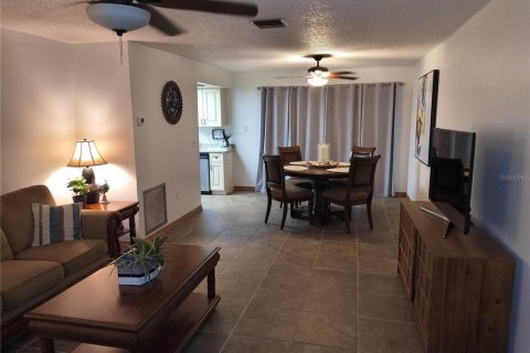 Appartement à louer à Englewood, Floride: 2 chambres, 127.55 m2 № 1871099 - photo 5