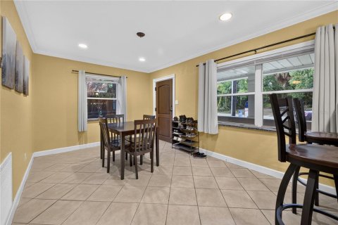 House in Orlando, Florida 3 bedrooms, 106.56 sq.m. № 2291630 - photo 3