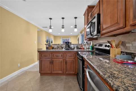 House in Orlando, Florida 3 bedrooms, 106.56 sq.m. № 2291630 - photo 7