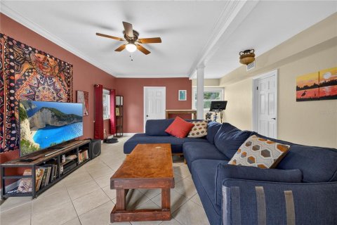 House in Orlando, Florida 3 bedrooms, 106.56 sq.m. № 2291630 - photo 12