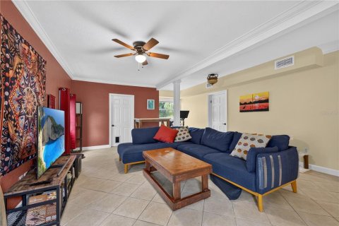 House in Orlando, Florida 3 bedrooms, 106.56 sq.m. № 2291630 - photo 10