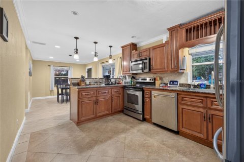 House in Orlando, Florida 3 bedrooms, 106.56 sq.m. № 2291630 - photo 4