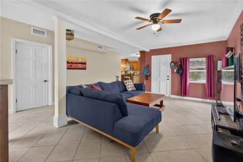 House in Orlando, Florida 3 bedrooms, 106.56 sq.m. № 2291630 - photo 8