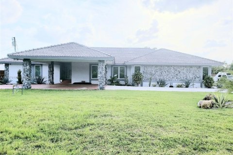 House in Homestead, Florida 6 bedrooms, 407.84 sq.m. № 1867173 - photo 2