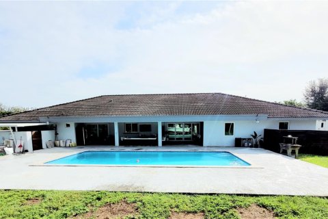 House in Homestead, Florida 6 bedrooms, 407.84 sq.m. № 1867173 - photo 28