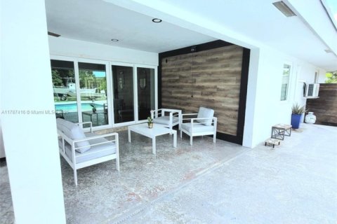 House in Homestead, Florida 6 bedrooms, 407.84 sq.m. № 1867173 - photo 27
