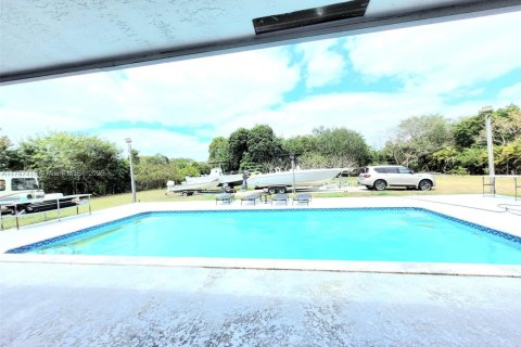 House in Homestead, Florida 6 bedrooms, 407.84 sq.m. № 1867173 - photo 29