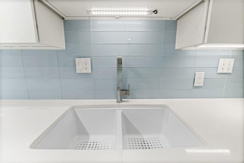 Купить кондоминиум в Коко-Бич, Флорида 7 комнат, 102.29м2, № 1685086 - фото 12