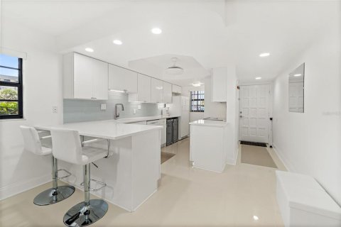Купить кондоминиум в Коко-Бич, Флорида 7 комнат, 102.29м2, № 1685086 - фото 3