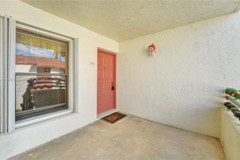 Copropriété à vendre à Pembroke Pines, Floride: 2 chambres, 79.9 m2 № 2153895 - photo 28