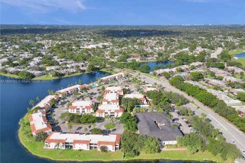 Copropriété à vendre à Pembroke Pines, Floride: 2 chambres, 79.9 m2 № 2153895 - photo 23