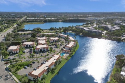 Copropriété à vendre à Pembroke Pines, Floride: 2 chambres, 79.9 m2 № 2153895 - photo 20
