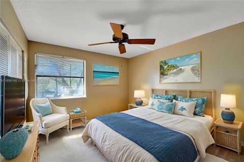 Copropriété à vendre à Pembroke Pines, Floride: 2 chambres, 79.9 m2 № 2153895 - photo 11