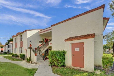 Copropriété à vendre à Pembroke Pines, Floride: 2 chambres, 79.9 m2 № 2153895 - photo 27
