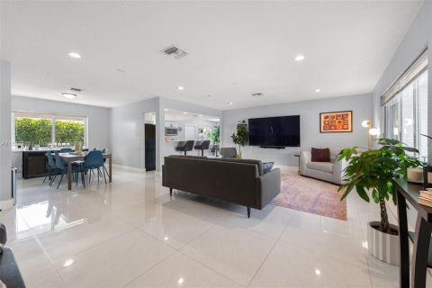 Casa en venta en Wilton Manors, Florida, 4 dormitorios, 163.6 m2 № 2055173 - foto 5