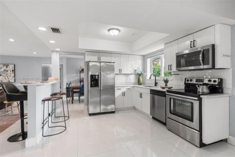 Casa en venta en Wilton Manors, Florida, 4 dormitorios, 163.6 m2 № 2055173 - foto 17