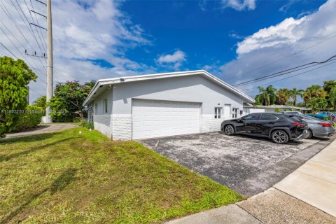 Casa en venta en Wilton Manors, Florida, 4 dormitorios, 163.6 m2 № 2055173 - foto 2