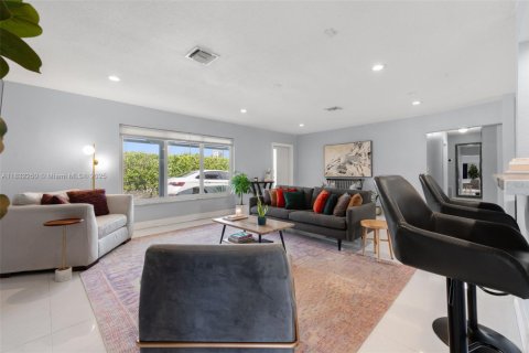 Casa en venta en Wilton Manors, Florida, 4 dormitorios, 163.6 m2 № 2055173 - foto 12