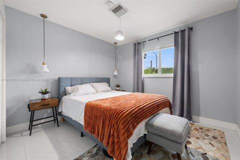 Casa en venta en Wilton Manors, Florida, 4 dormitorios, 163.6 m2 № 2055173 - foto 25