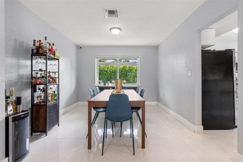 Casa en venta en Wilton Manors, Florida, 4 dormitorios, 163.6 m2 № 2055173 - foto 13