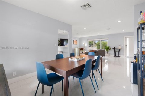 Casa en venta en Wilton Manors, Florida, 4 dormitorios, 163.6 m2 № 2055173 - foto 15