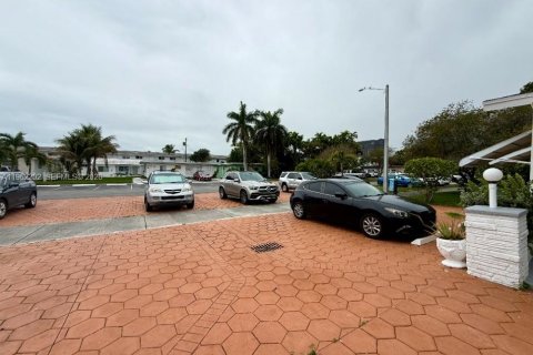 Снять в аренду квартиру в Халландейл-Бич, Флорида 1 спальня, 78.97м2, № 2024902 - фото 26