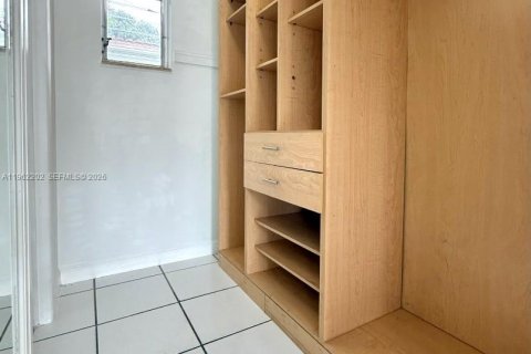 Снять в аренду квартиру в Халландейл-Бич, Флорида 1 спальня, 78.97м2, № 2024902 - фото 20