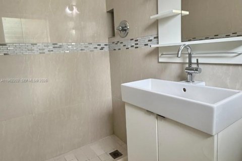 Снять в аренду квартиру в Халландейл-Бич, Флорида 1 спальня, 78.97м2, № 2024902 - фото 11