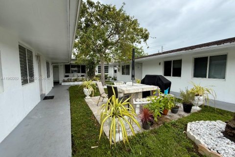 Снять в аренду квартиру в Халландейл-Бич, Флорида 1 спальня, 78.97м2, № 2024902 - фото 2