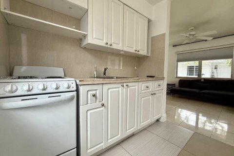 Снять в аренду квартиру в Халландейл-Бич, Флорида 1 спальня, 78.97м2, № 2024902 - фото 16