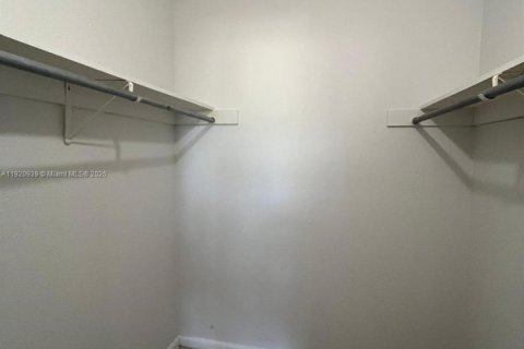 Copropriété à louer à Lauderhill, Floride: 2 chambres, 81.75 m2 № 1975184 - photo 8