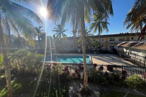 Copropriété à louer à Lauderhill, Floride: 2 chambres, 81.75 m2 № 1975184 - photo 12