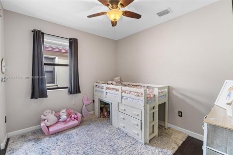 Купить виллу или дом в Хомстед, Флорида 5 спален, 231.51м2, № 1896764 - фото 21