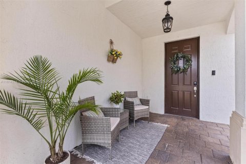 Купить виллу или дом в Хомстед, Флорида 5 спален, 231.51м2, № 1896764 - фото 4