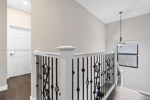 Купить виллу или дом в Хомстед, Флорида 5 спален, 231.51м2, № 1896764 - фото 16