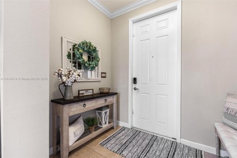 Купить виллу или дом в Хомстед, Флорида 5 спален, 231.51м2, № 1896764 - фото 5