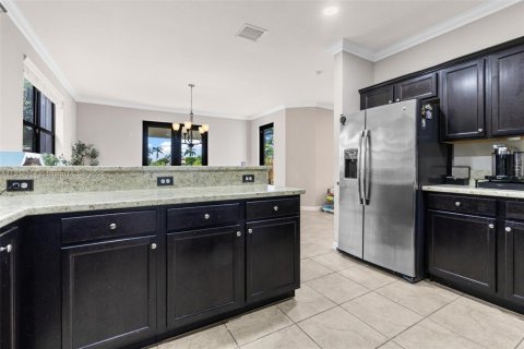 Купить виллу или дом в Хомстед, Флорида 5 спален, 231.51м2, № 1896764 - фото 13