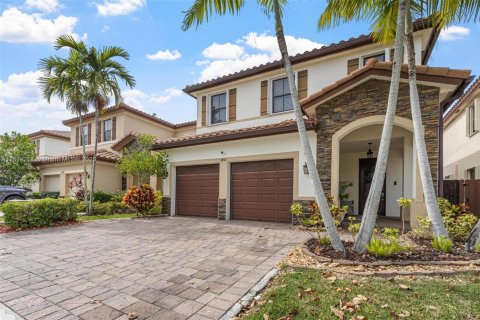 Купить виллу или дом в Хомстед, Флорида 5 спален, 231.51м2, № 1896764 - фото 2