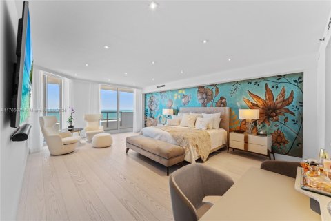 Condo in Miami Beach, Florida, 4 bedrooms  № 1943232 - photo 14